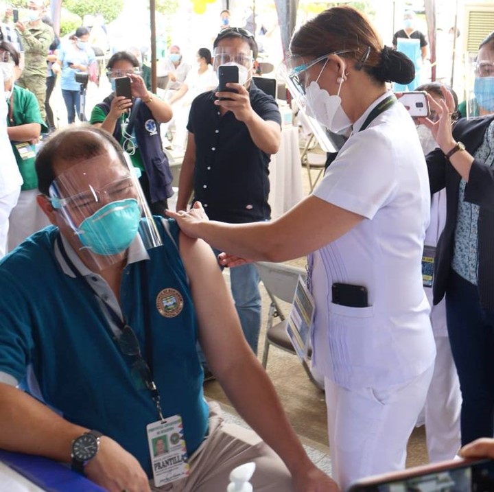 BPMC chief is first to get COVID-19 vaccine in Bukidnon